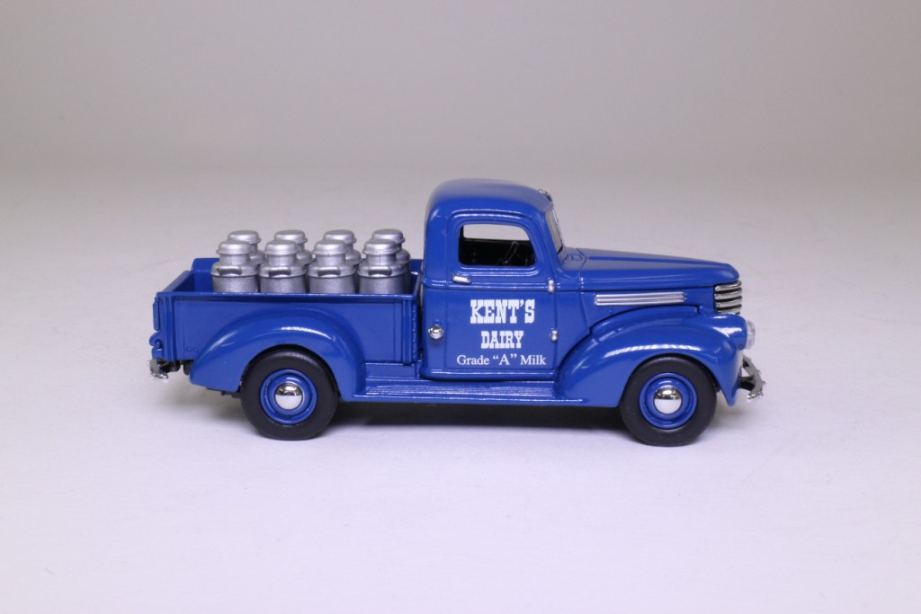 Matchbox Collectibles YYM38042; 1941 Chevrolet Model AK ½ Ton Pickup; Kent's Dairy, Milk Churn Load
